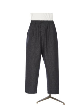 Universal Works – Pleated track pant in black kharma cotton