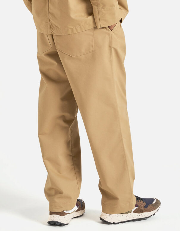 pantalone beige universal works